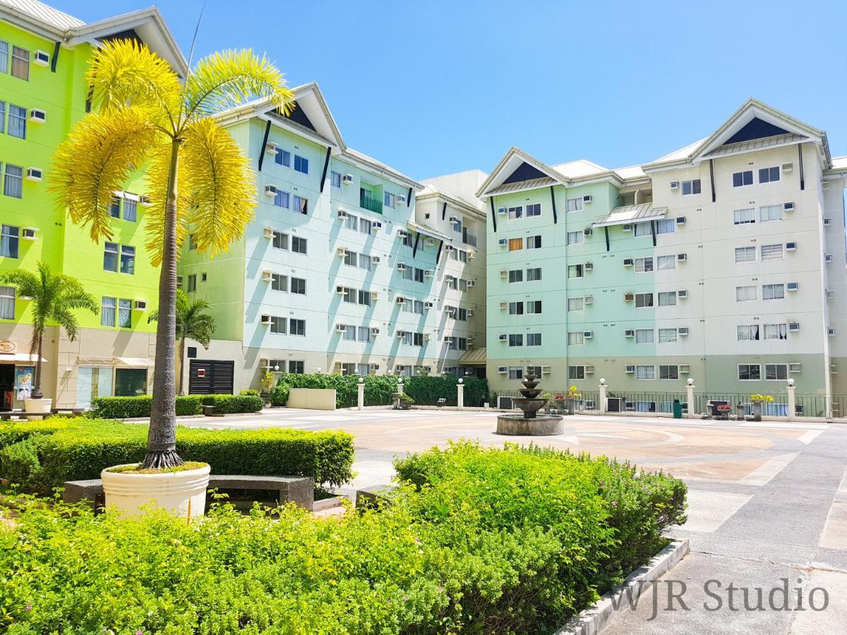 Centropolis King Bed Deluxe Aparthotel Muntinlupa City Exterior photo